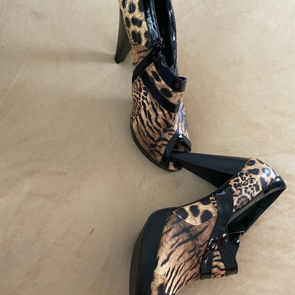 Shoes - Picture 2 of 3